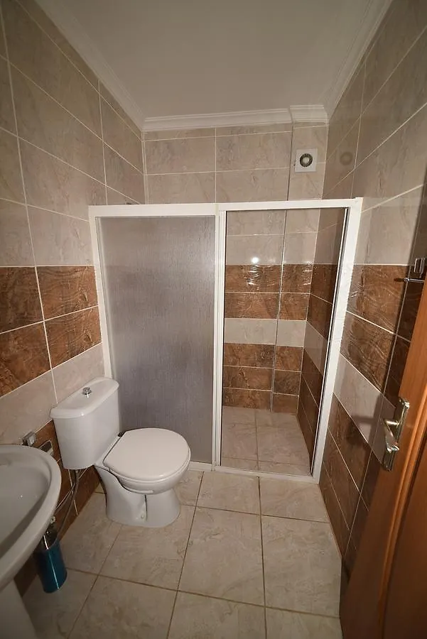 Feryil Li̇Man Hotel Fethiye