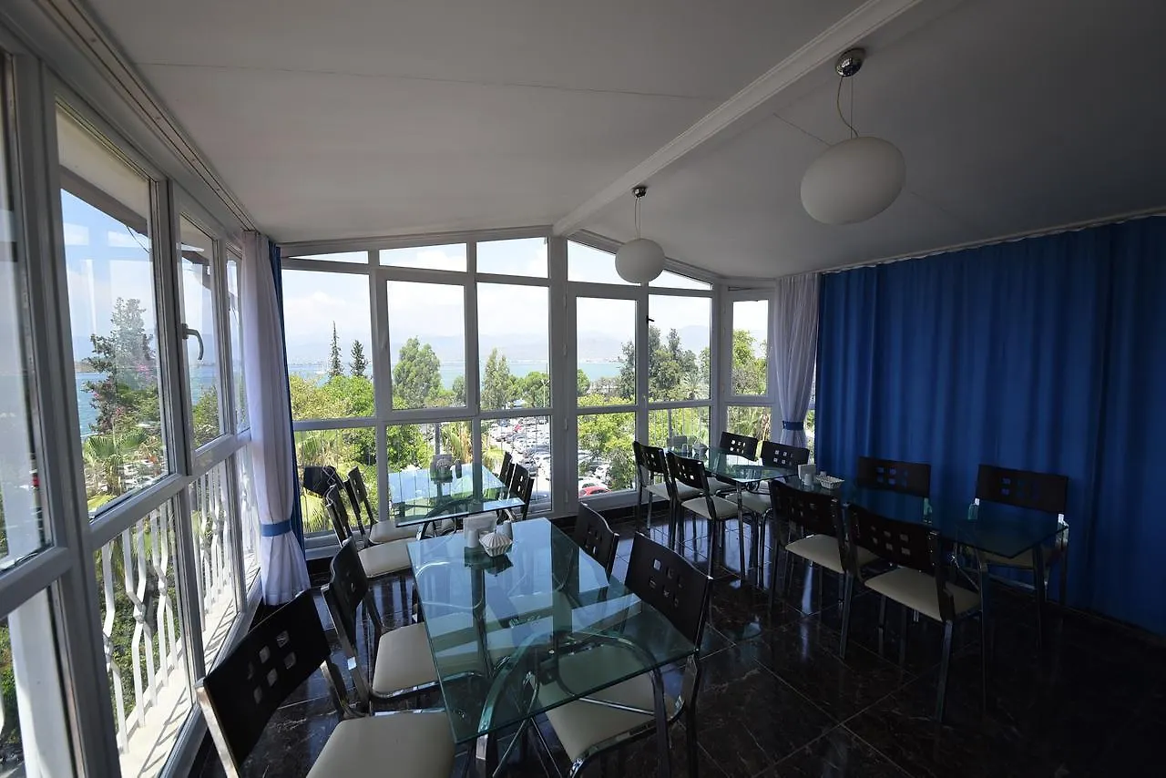Feryil Li̇Man Hotel Fethiye